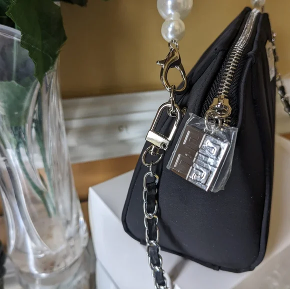 Givenchy - Picture 6 of 10